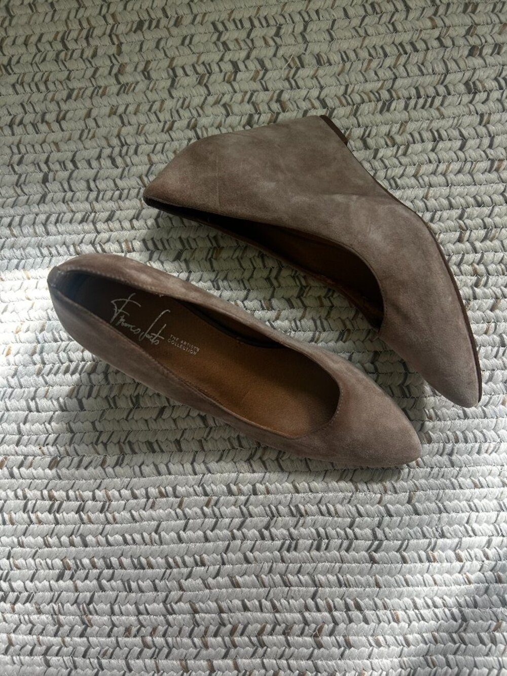 franco sarto artist’s collection taupe suede pointed toe wedge pumps size 8